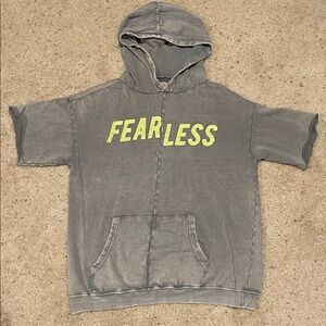 ZARA KIDS “FEARLESS” SHORT SLEEVE CLOUDY DISTRESSED DETAIL SZ 13-14 KIDS MENS S